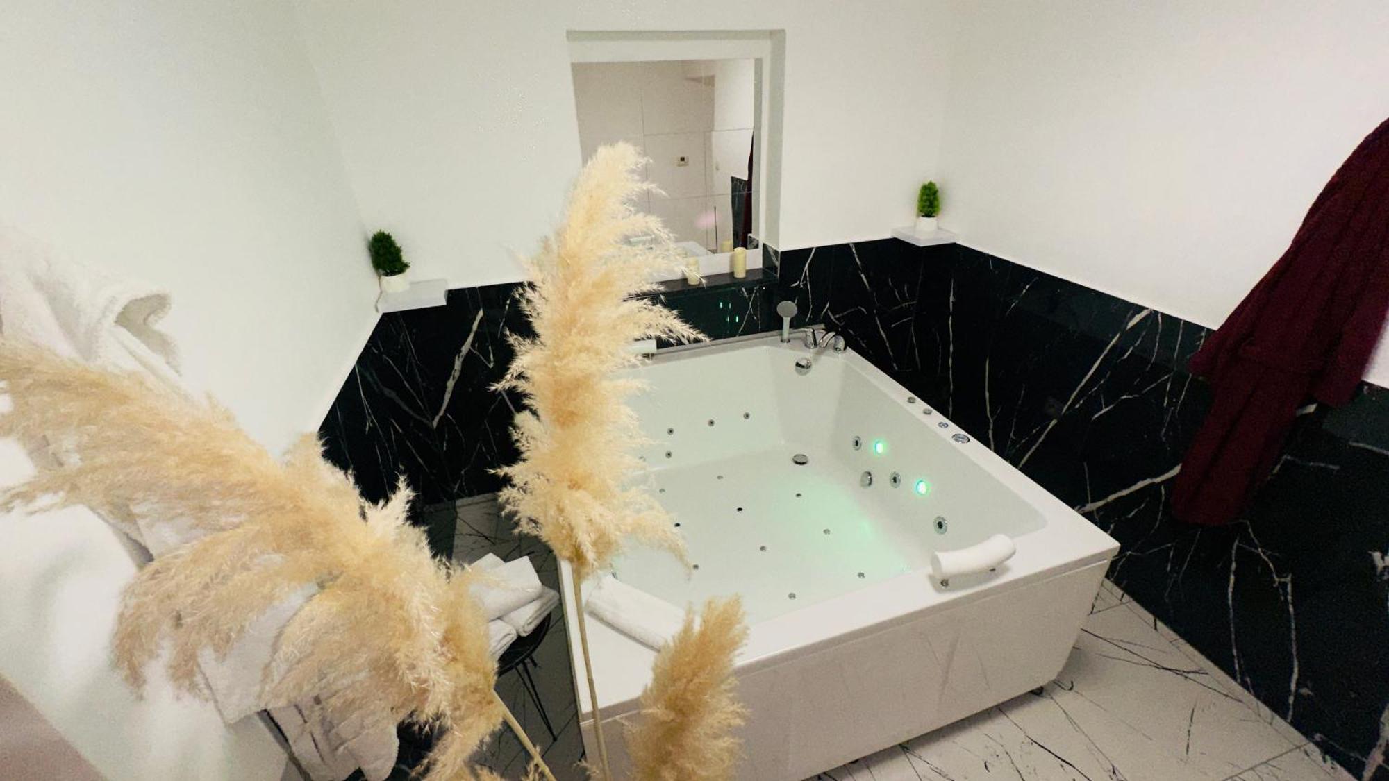 Hedonist Spa Jacuzzi Sarajevo Free Parking Zewnętrze zdjęcie